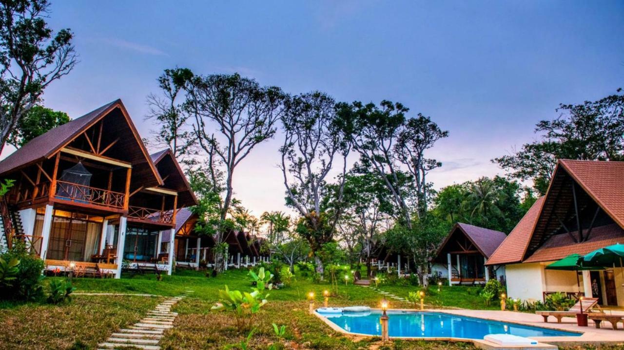 Phayamas Private Beach Resort And Island Brew - Adults Only Koh Phayam Exterior photo