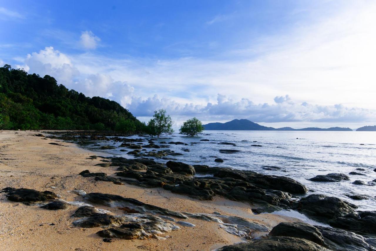 Phayamas Private Beach Resort And Island Brew - Adults Only Koh Phayam Exterior photo